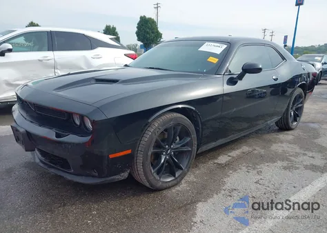 2018 Dodge Challenger Sxt Plus z USA, uszkodzony, nr VIN 2C3CDZAG3JH333537